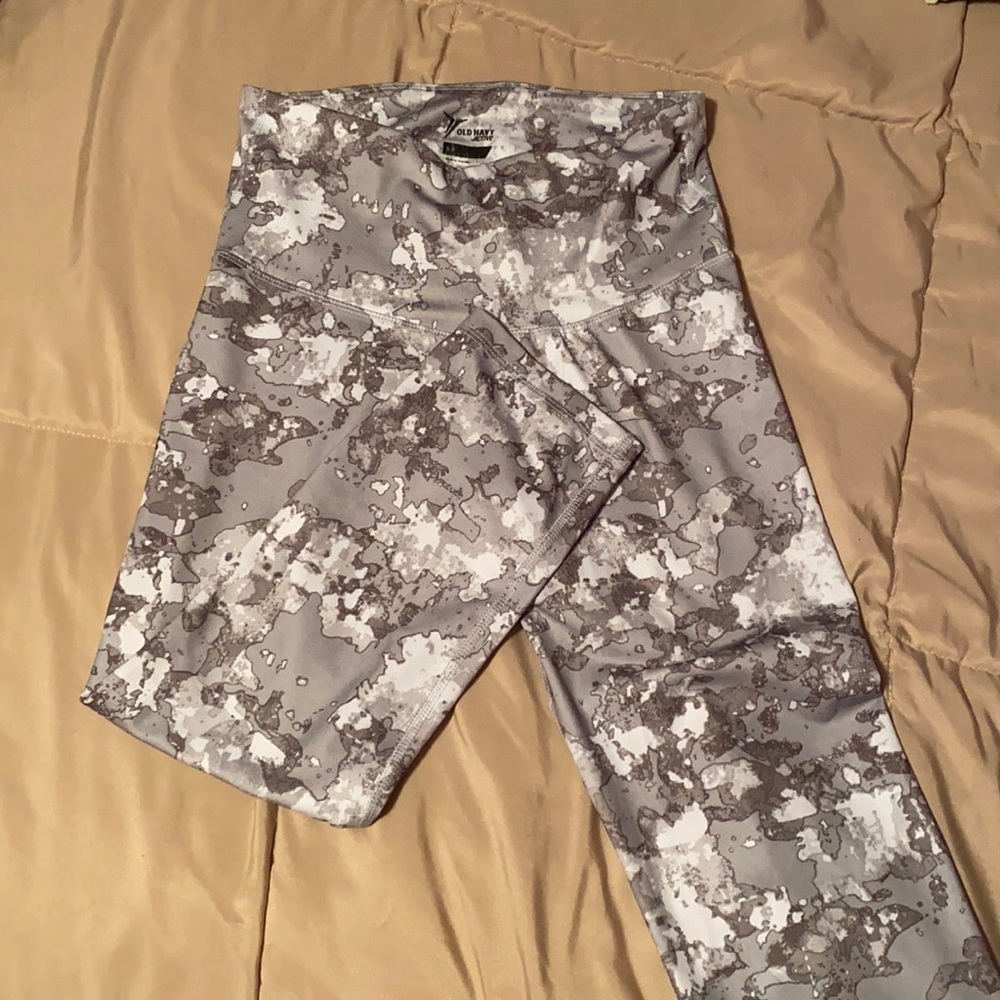 Old navy cropped leggings